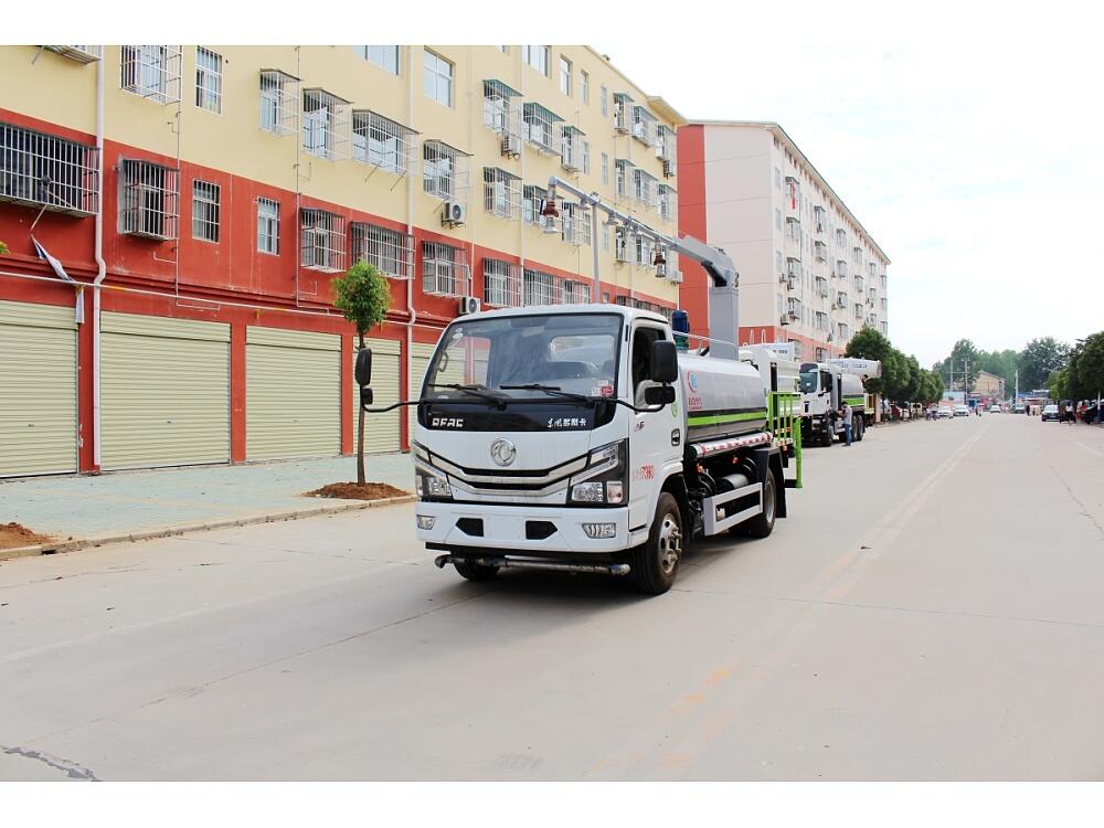 5噸鐵路抑塵車-國六5方鐵路抑塵噴淋車廠家價(jià)格